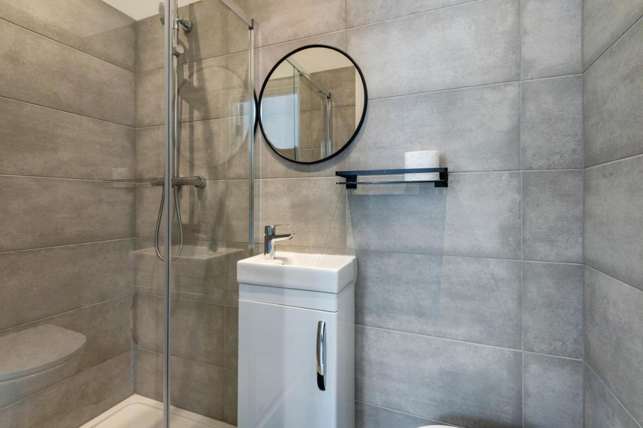 Fulham Studio Apartments London Exterior photo