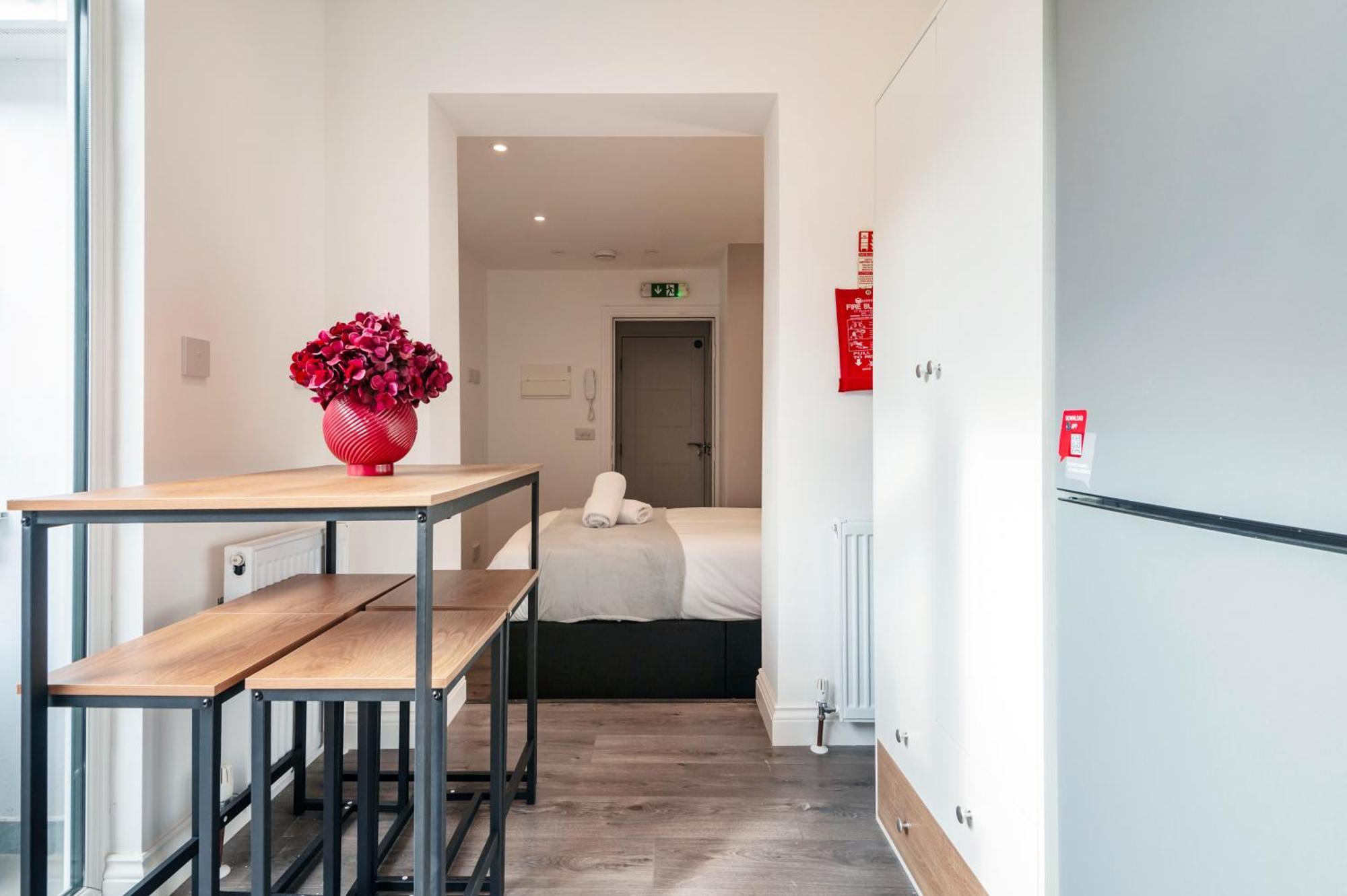 Fulham Studio Apartments London Exterior photo